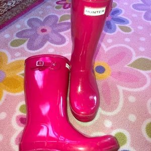 Girls size 4 pink Hunter boots.